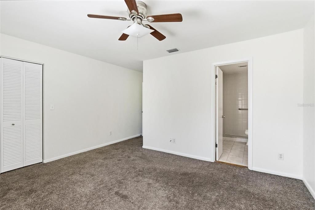 На продажу: $189,000 (2 спален, 2 ванн, 1434 Квадратных фут)