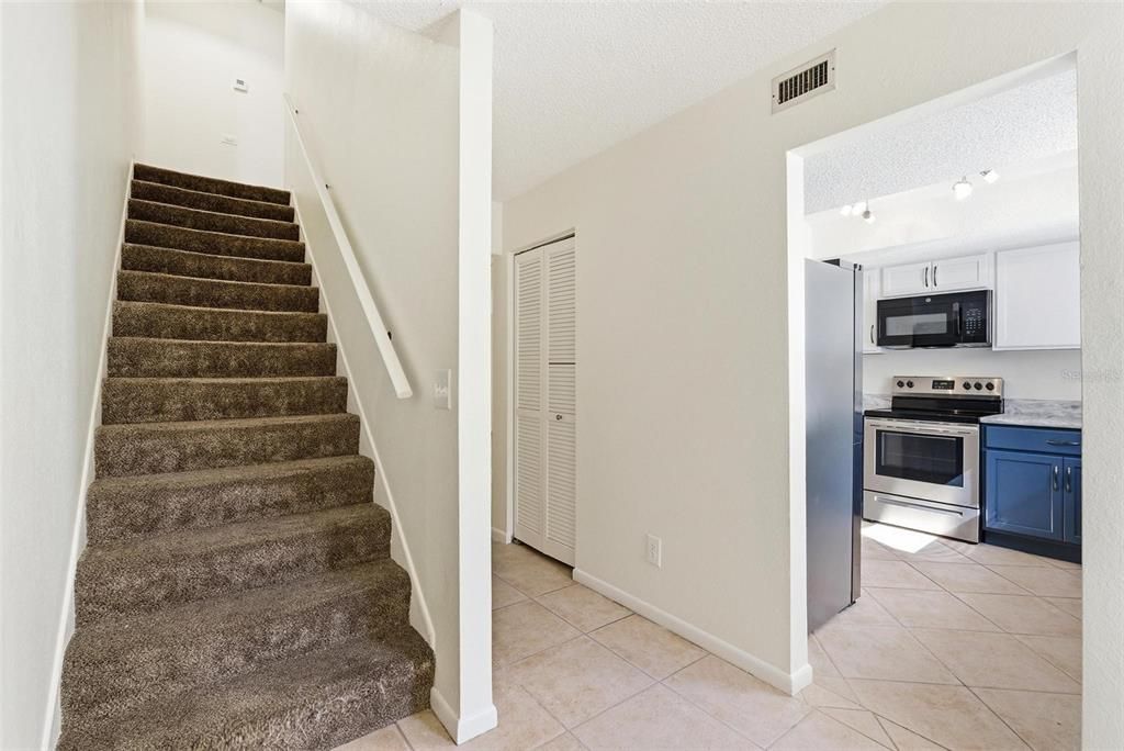 На продажу: $189,000 (2 спален, 2 ванн, 1434 Квадратных фут)