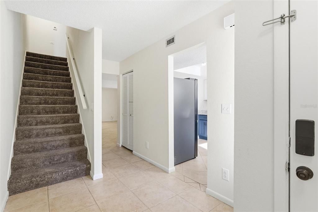 На продажу: $189,000 (2 спален, 2 ванн, 1434 Квадратных фут)