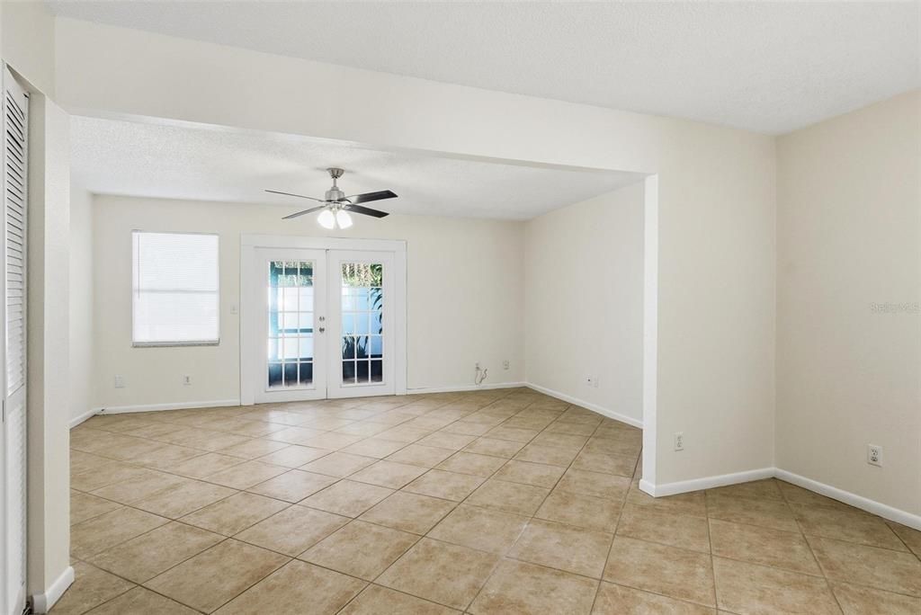 На продажу: $189,000 (2 спален, 2 ванн, 1434 Квадратных фут)