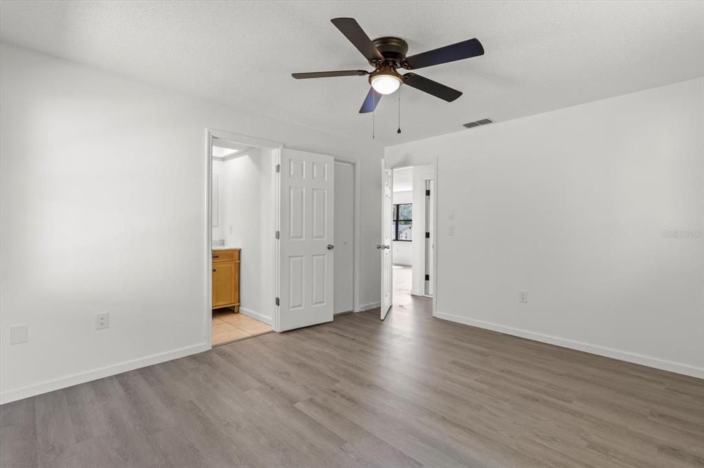 待售: $299,999 (3 贝兹, 2 浴室, 1837 平方英尺)