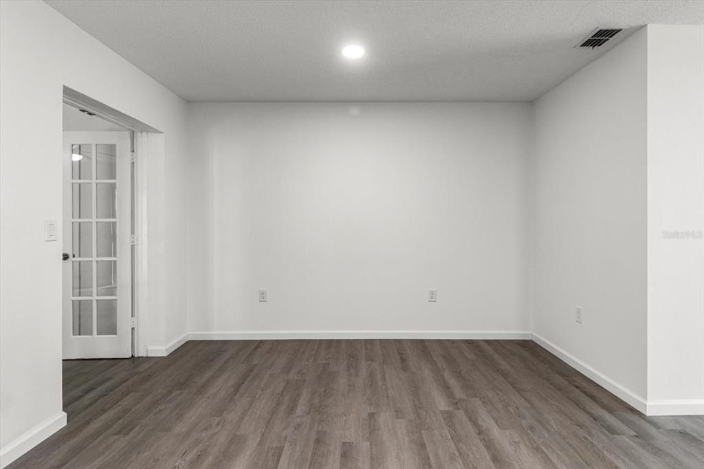 待售: $299,999 (3 贝兹, 2 浴室, 1837 平方英尺)