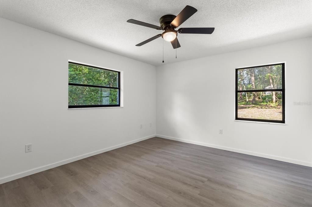 待售: $299,999 (3 贝兹, 2 浴室, 1837 平方英尺)