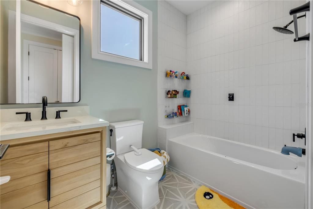 На продажу: $2,925,000 (4 спален, 4 ванн, 3423 Квадратных фут)