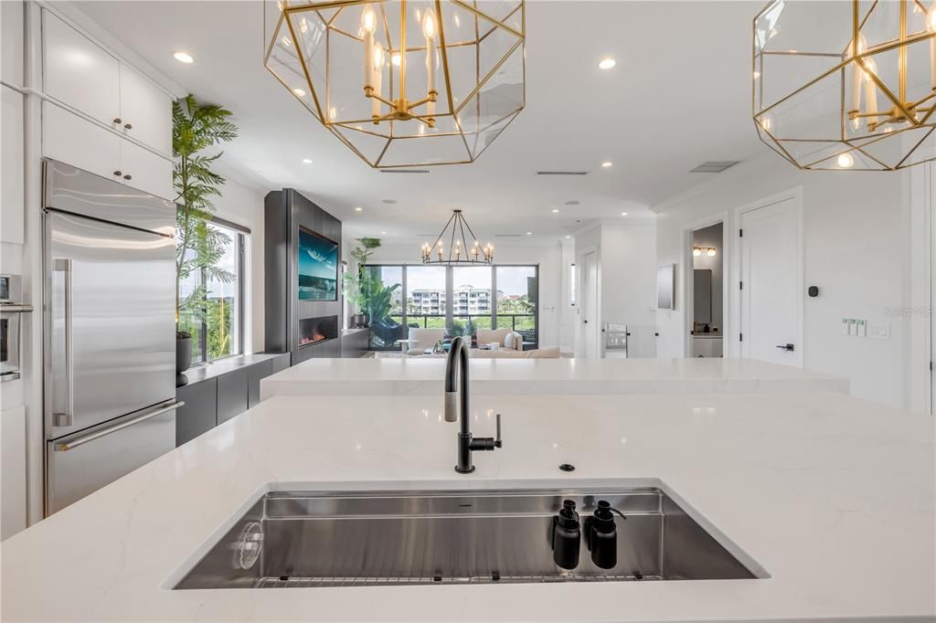 На продажу: $2,925,000 (4 спален, 4 ванн, 3423 Квадратных фут)