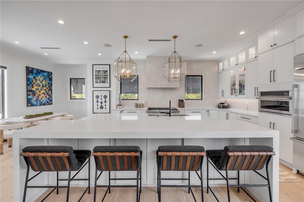 На продажу: $2,925,000 (4 спален, 4 ванн, 3423 Квадратных фут)