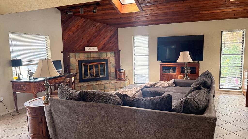 待售: $1,998,000 (3 贝兹, 3 浴室, 2758 平方英尺)