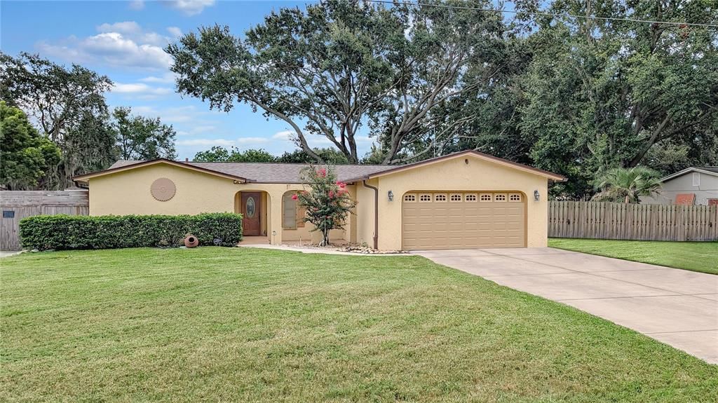 На продажу: $184,000 (0.29 acres)