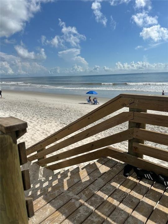 На продажу: $345,000 (2 спален, 2 ванн, 1047 Квадратных фут)