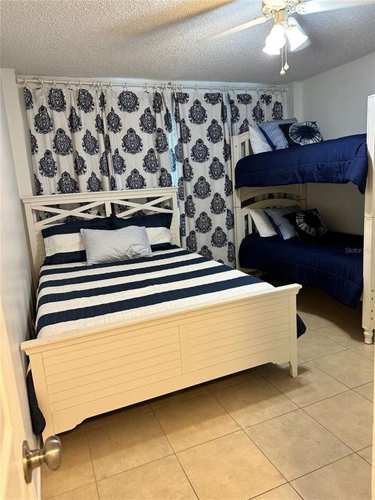 На продажу: $345,000 (2 спален, 2 ванн, 1047 Квадратных фут)