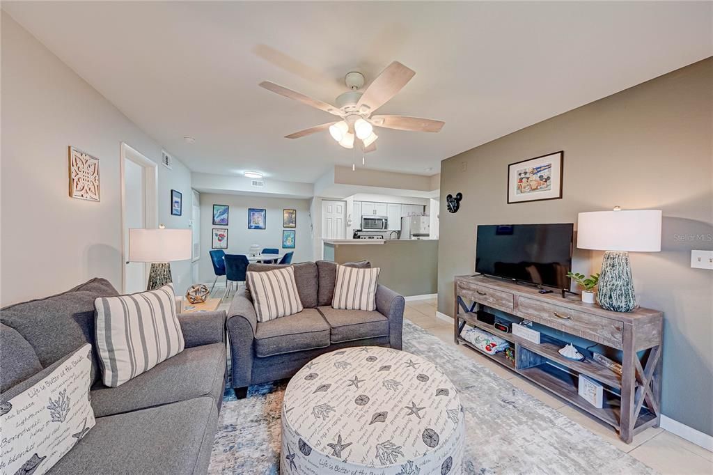 待售: $195,000 (2 贝兹, 2 浴室, 937 平方英尺)