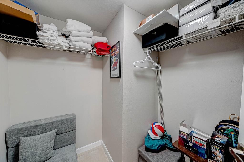 待售: $195,000 (2 贝兹, 2 浴室, 937 平方英尺)