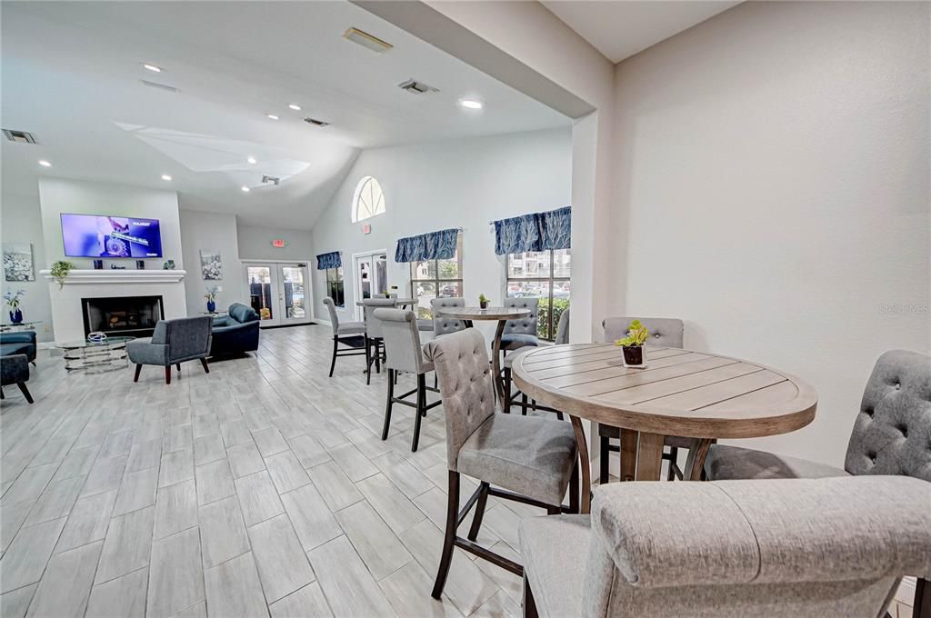 待售: $195,000 (2 贝兹, 2 浴室, 937 平方英尺)