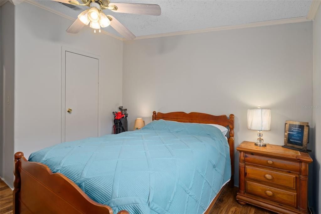 En Venta: $450,000 (4 camas, 2 baños, 2052 Pies cuadrados)