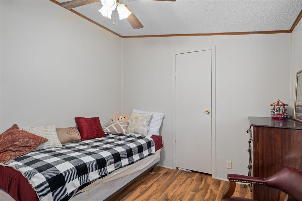 En Venta: $450,000 (4 camas, 2 baños, 2052 Pies cuadrados)