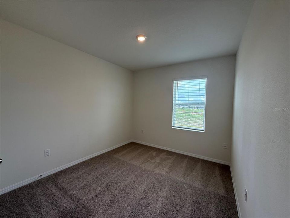 В аренду: $1,800 (4 спален, 2 ванн, 1665 Квадратных фут)