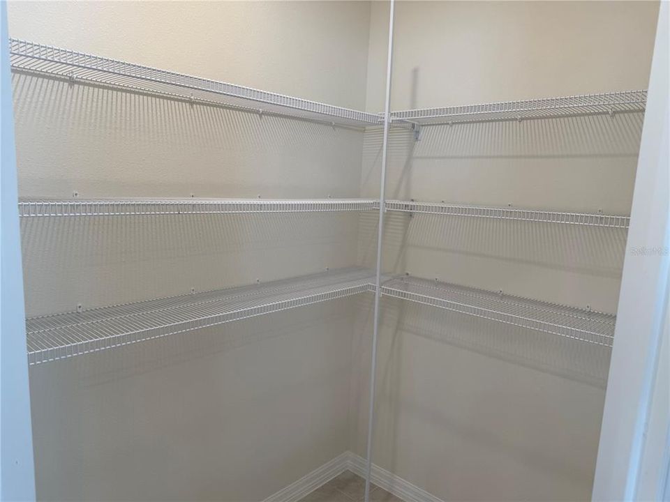 В аренду: $1,800 (4 спален, 2 ванн, 1665 Квадратных фут)