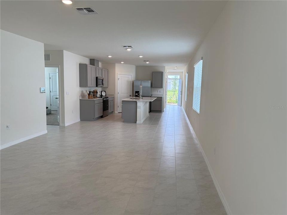 В аренду: $1,800 (4 спален, 2 ванн, 1665 Квадратных фут)