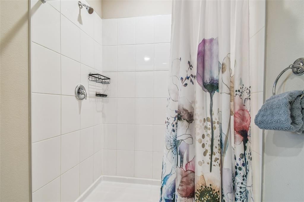 For Sale: $384,900 (4 beds, 2 baths, 1823 Square Feet)