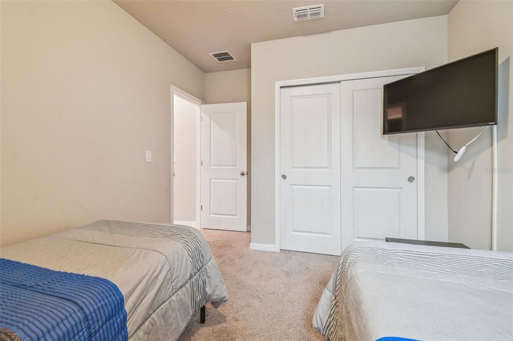 For Sale: $384,900 (4 beds, 2 baths, 1823 Square Feet)