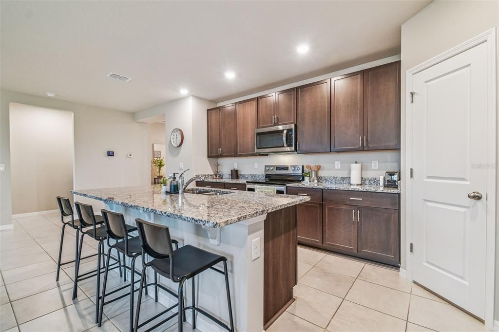 For Sale: $384,900 (4 beds, 2 baths, 1823 Square Feet)