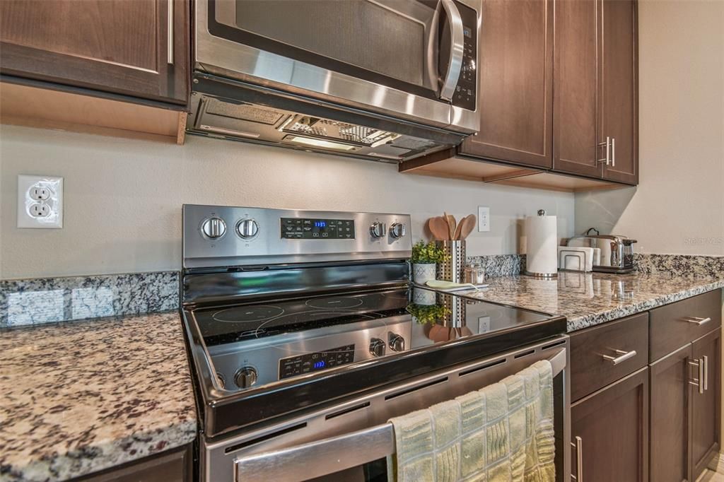 For Sale: $384,900 (4 beds, 2 baths, 1823 Square Feet)