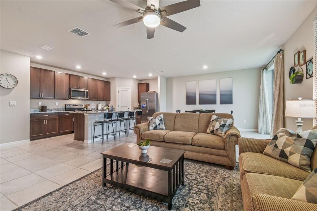 For Sale: $384,900 (4 beds, 2 baths, 1823 Square Feet)