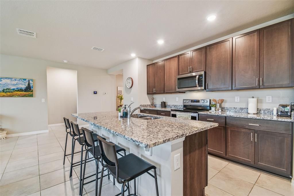 For Sale: $384,900 (4 beds, 2 baths, 1823 Square Feet)