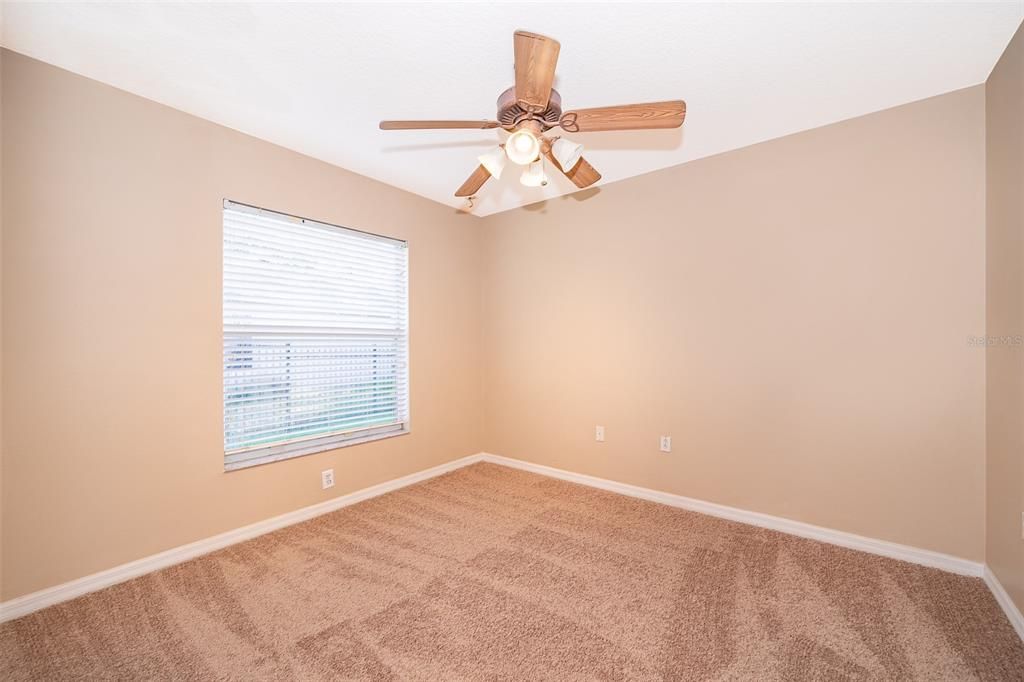 For Sale: $339,900 (4 beds, 2 baths, 1901 Square Feet)