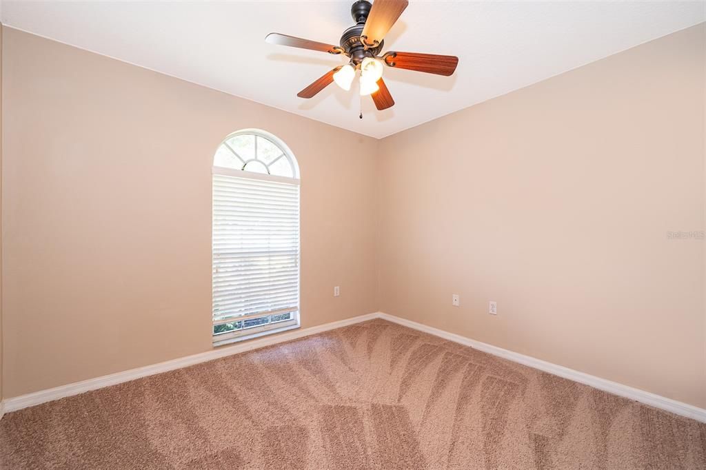 For Sale: $339,900 (4 beds, 2 baths, 1901 Square Feet)