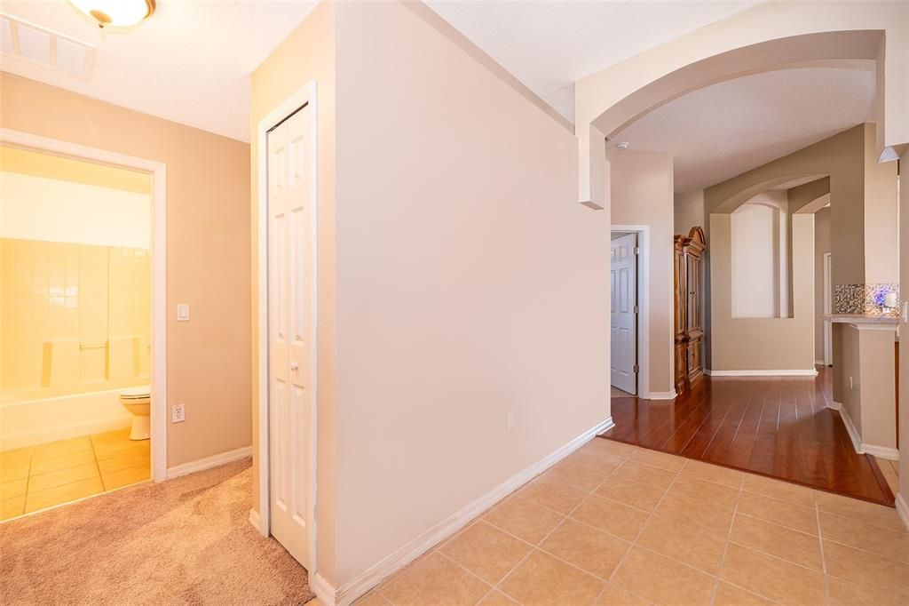 For Sale: $339,900 (4 beds, 2 baths, 1901 Square Feet)