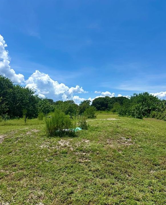 待售: $170,000 (2.48 acres)