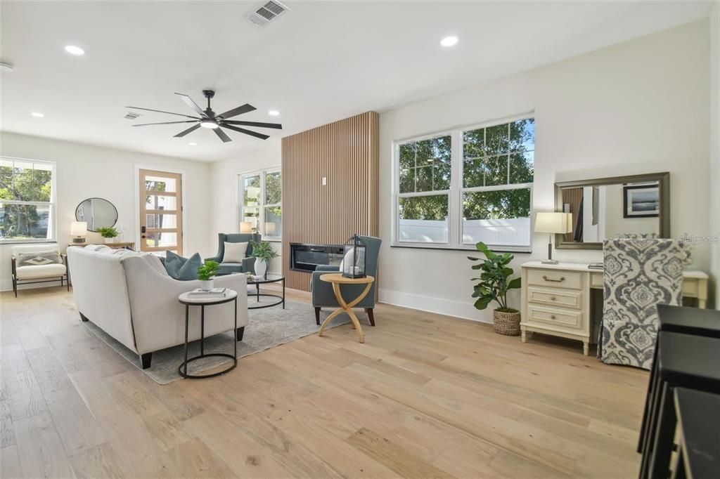 На продажу: $715,000 (4 спален, 4 ванн, 2471 Квадратных фут)