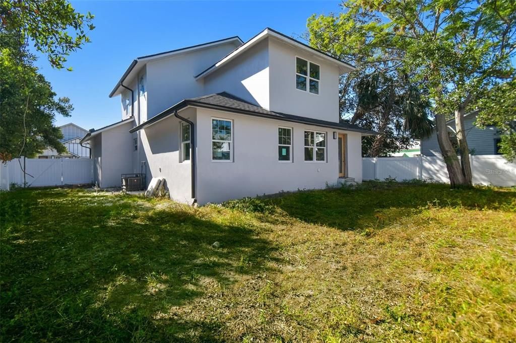 На продажу: $715,000 (4 спален, 4 ванн, 2471 Квадратных фут)