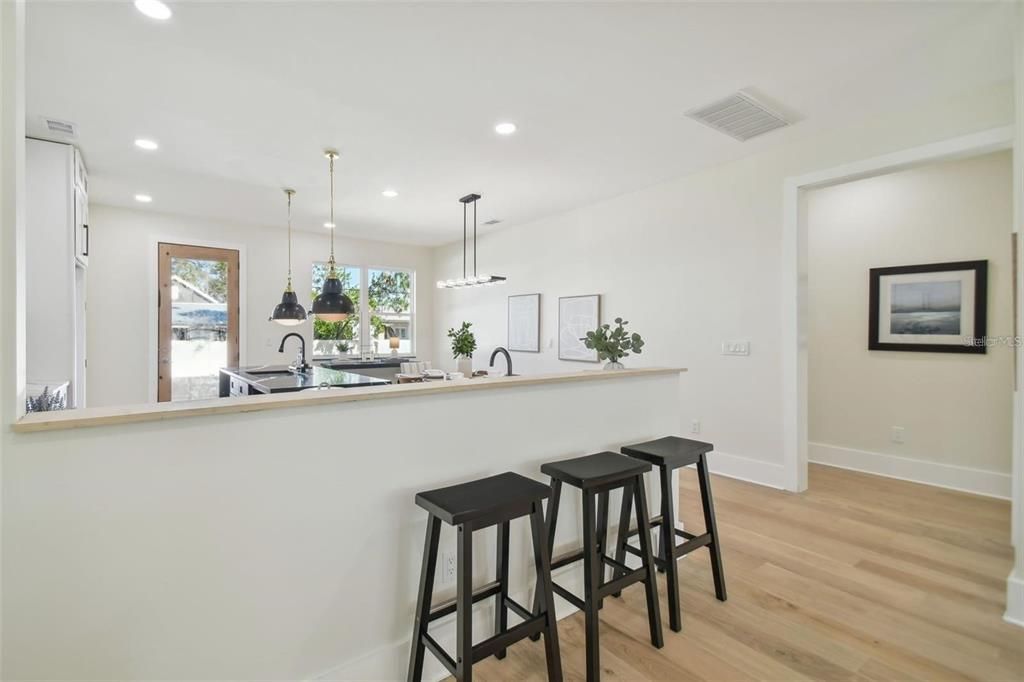 На продажу: $715,000 (4 спален, 4 ванн, 2471 Квадратных фут)