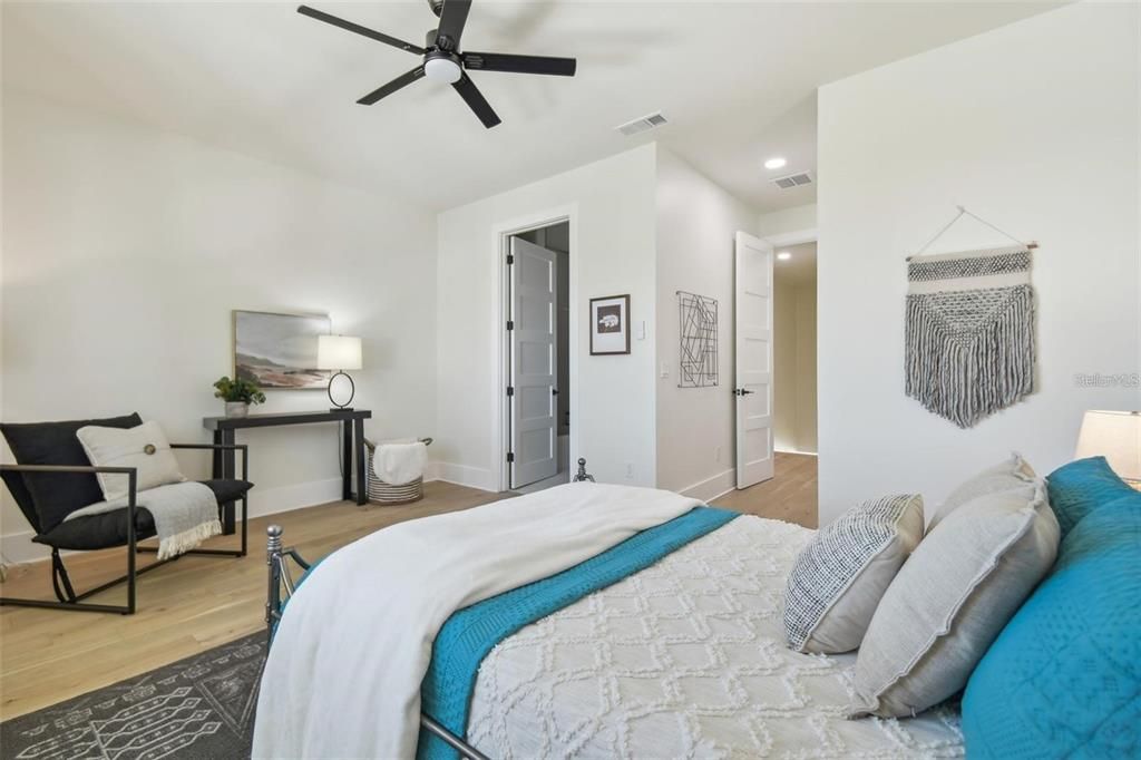 На продажу: $715,000 (4 спален, 4 ванн, 2471 Квадратных фут)