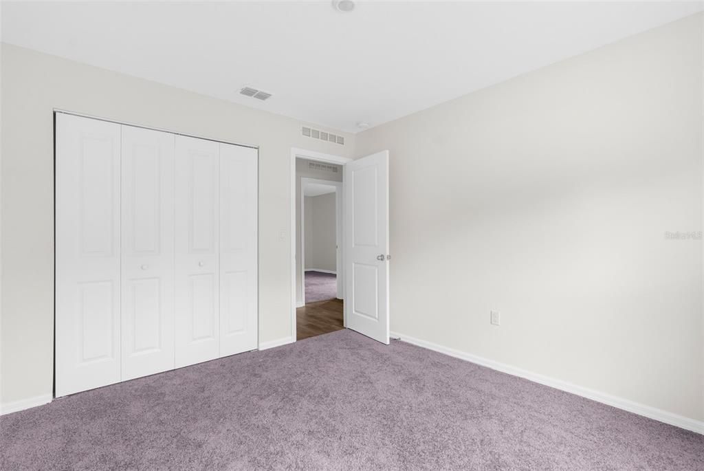 合同活跃: $324,900 (4 贝兹, 2 浴室, 1867 平方英尺)