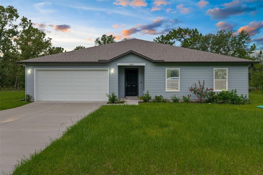 合同活跃: $324,900 (4 贝兹, 2 浴室, 1867 平方英尺)