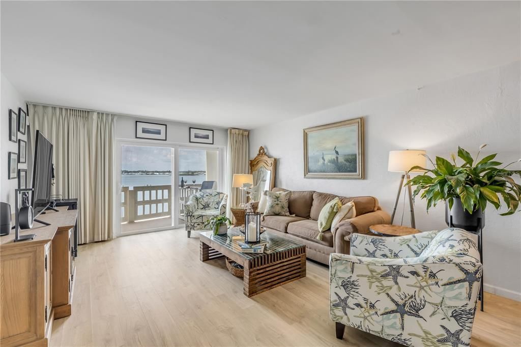 En Venta: $340,000 (3 camas, 2 baños, 1495 Pies cuadrados)