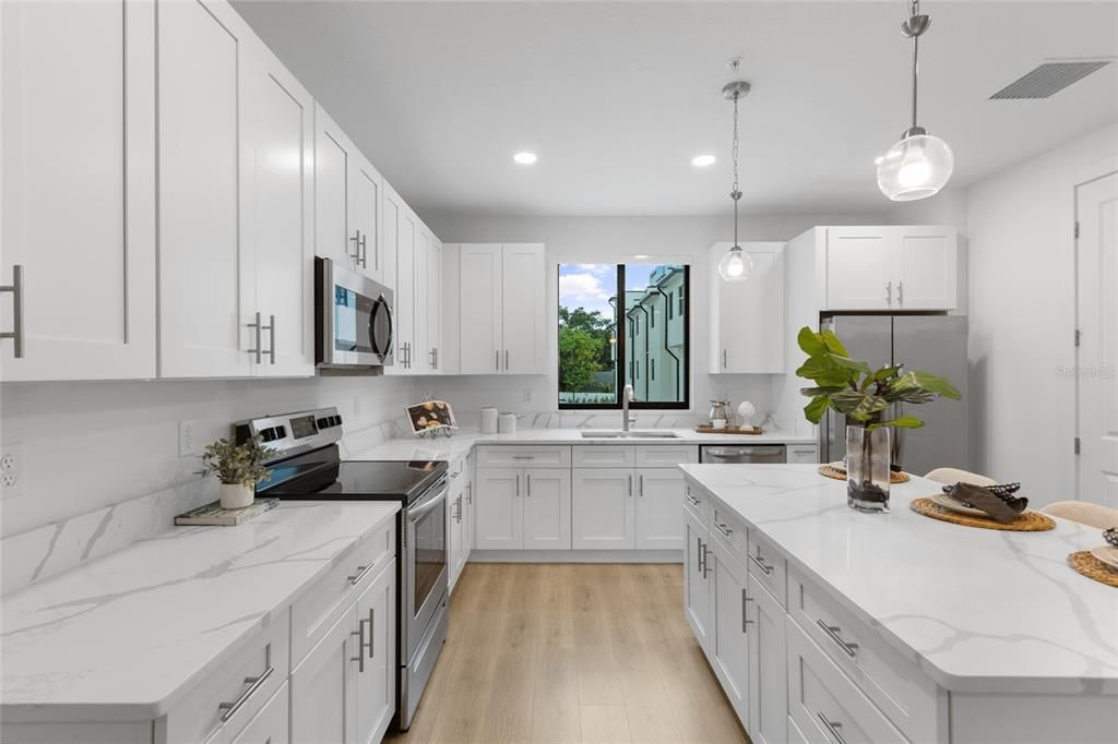 En Renta: $5,650 (3 camas, 3 baños, 2280 Pies cuadrados)