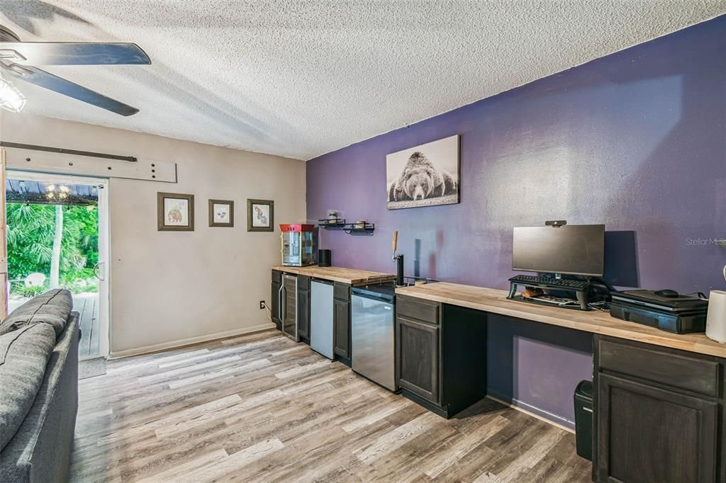 На продажу: $575,000 (4 спален, 2 ванн, 2413 Квадратных фут)