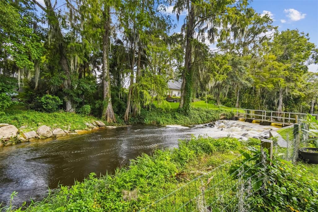 На продажу: $575,000 (4 спален, 2 ванн, 2413 Квадратных фут)