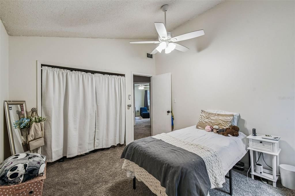 На продажу: $575,000 (4 спален, 2 ванн, 2413 Квадратных фут)