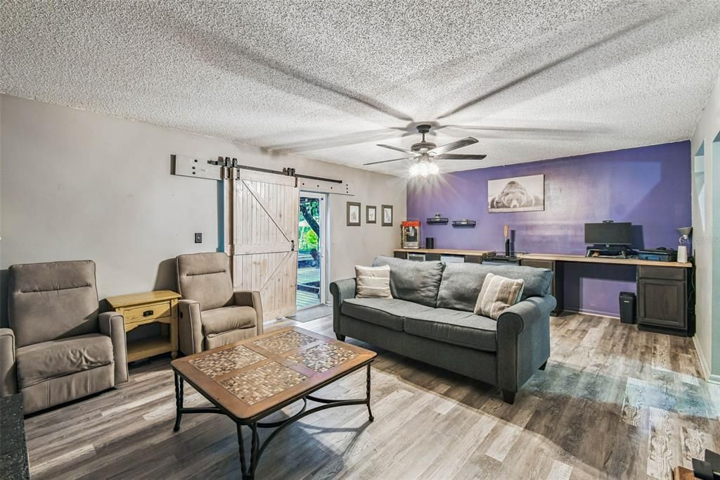 На продажу: $575,000 (4 спален, 2 ванн, 2413 Квадратных фут)