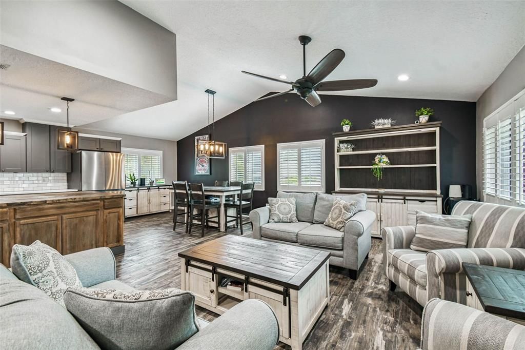 На продажу: $575,000 (4 спален, 2 ванн, 2413 Квадратных фут)