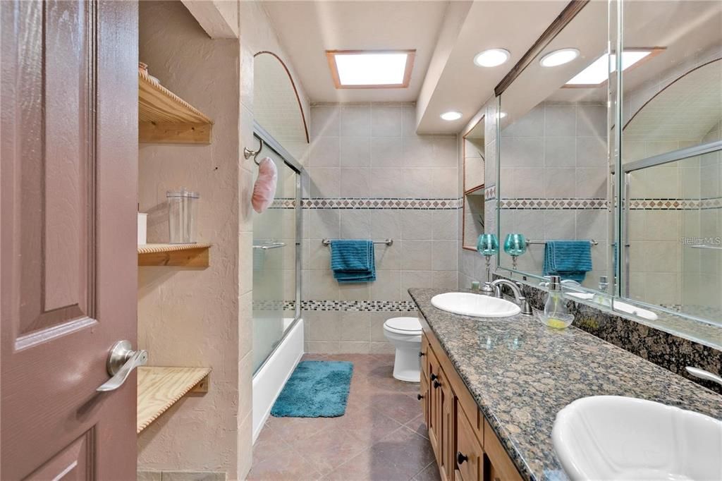 待售: $485,000 (4 贝兹, 2 浴室, 2226 平方英尺)