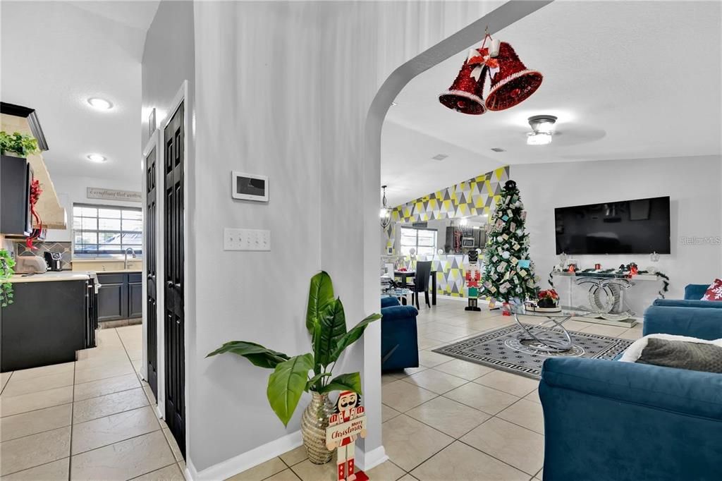 待售: $485,000 (4 贝兹, 2 浴室, 2226 平方英尺)