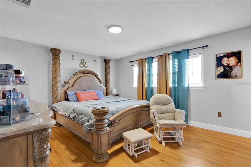 待售: $485,000 (4 贝兹, 2 浴室, 2226 平方英尺)