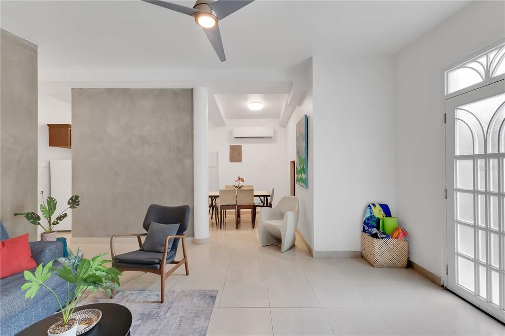 Active With Contract: $615,000 (9 beds, 5 baths, 3600 Square Feet)