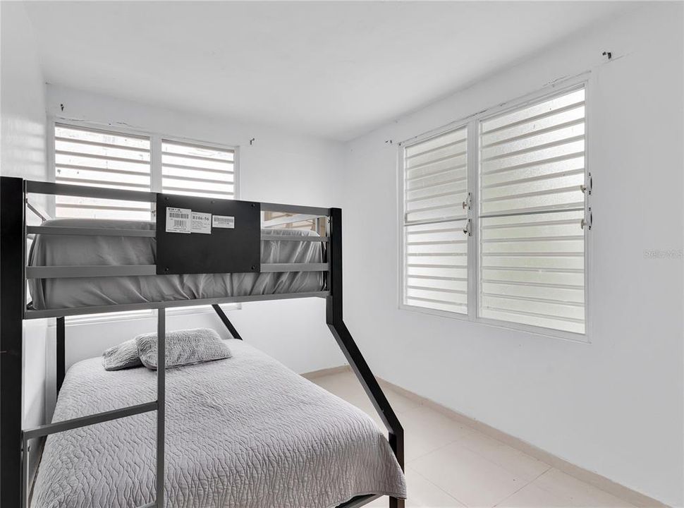 Active With Contract: $615,000 (9 beds, 5 baths, 3600 Square Feet)